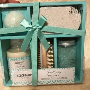 Serendipity 5 piece spa set tropical breeze softly scented new
